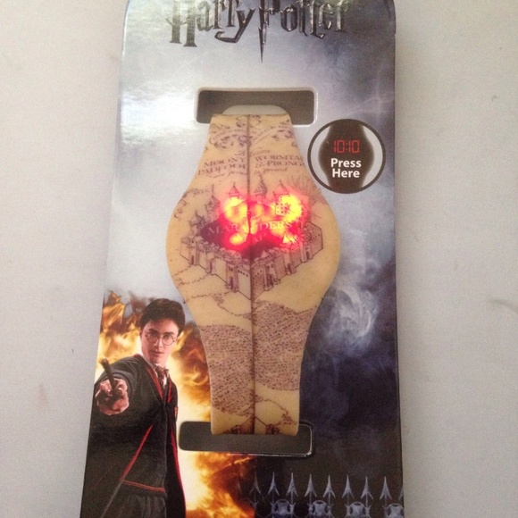 Harry Potter Castle LED Silicone Watch NEW NWT - Picture 3 of 6